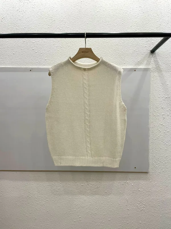 Fashionable Sleeveless Knit Top, Comfortable and Versatile