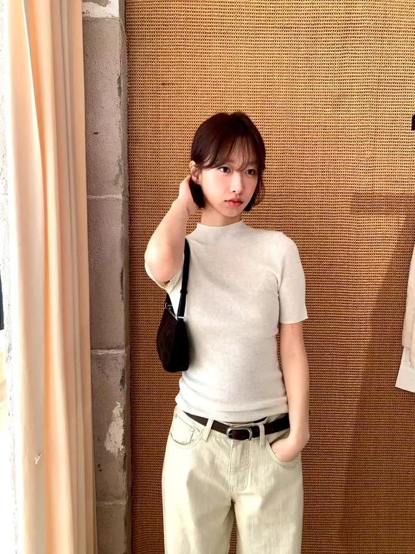 เสื้อผู้หญิงดีไซน์เรียบง่ายทันสมัย - ออกแบบให้สวมใส่สบายและกระชับตัว, สินค้าใหม่ล่าสุด