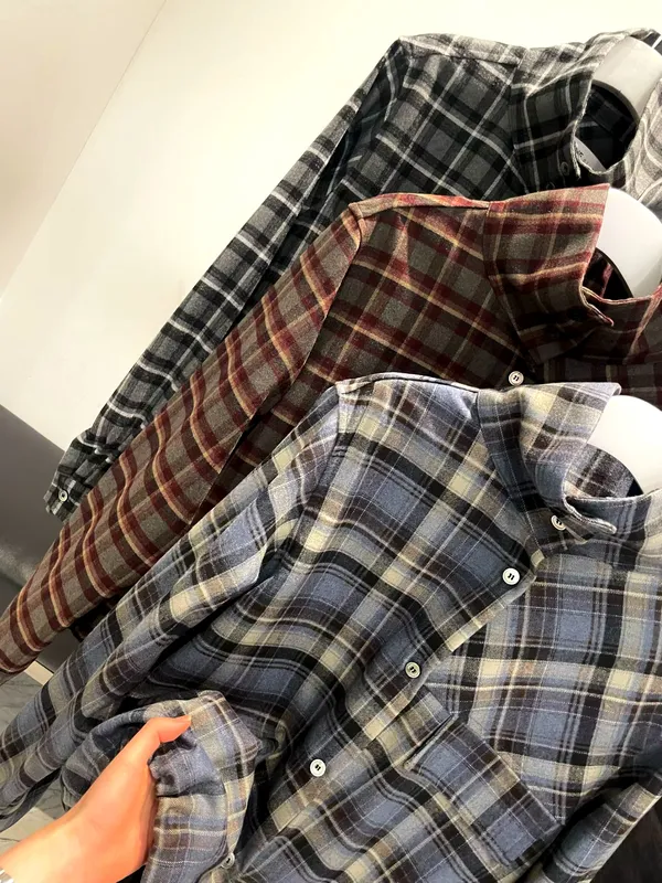 Stylish Plaid Women's Top - Comfortable and Versatile