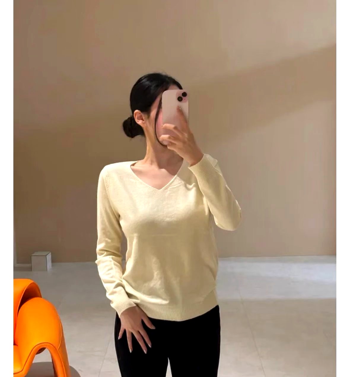 미니멀리스트 편안한 V넥 니트 탑, 일상 스타일에 완벽하게 어울리는 신상품
