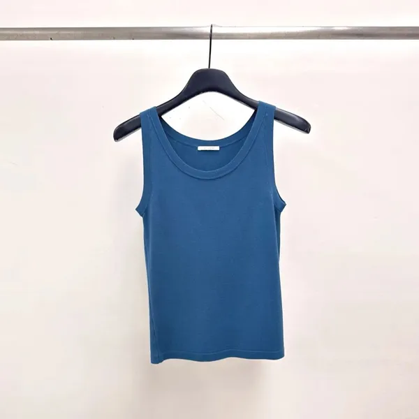 Minimalist Comfortable Sleeveless T-Shirt