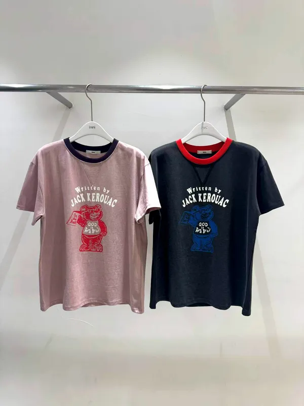 เสื้อยืดแฟชั่นสบายๆ - ใส่สบายและเข้ากับทุกชุดในชีวิตประจำวัน