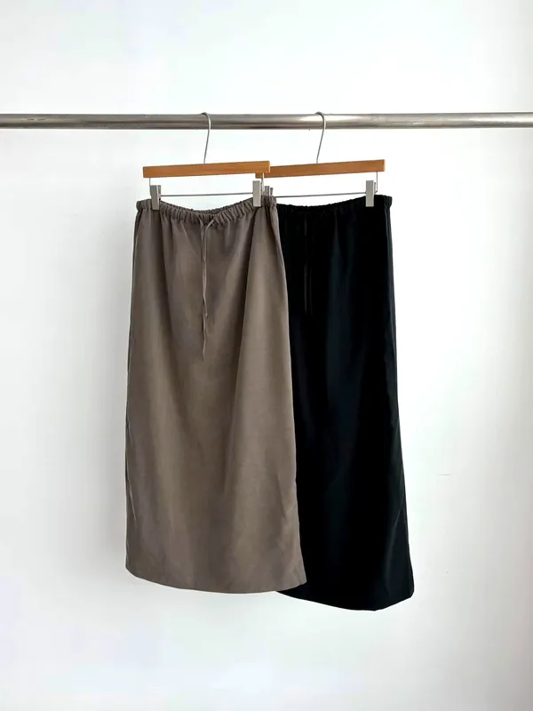 Skirt Midi Wanita Minimalis - Selesa dan Serbaguna