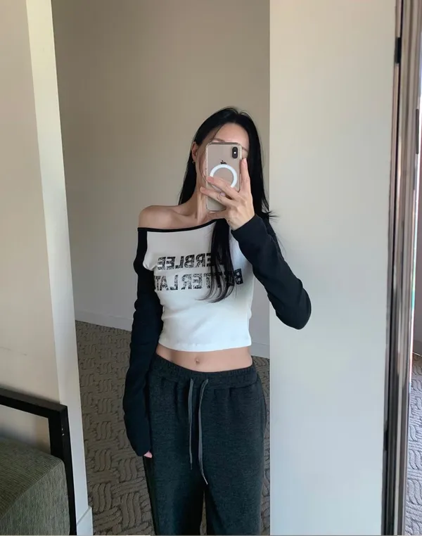 Fashionable Shoulder-Exposing T-Shirt, Show Your Unique Charm