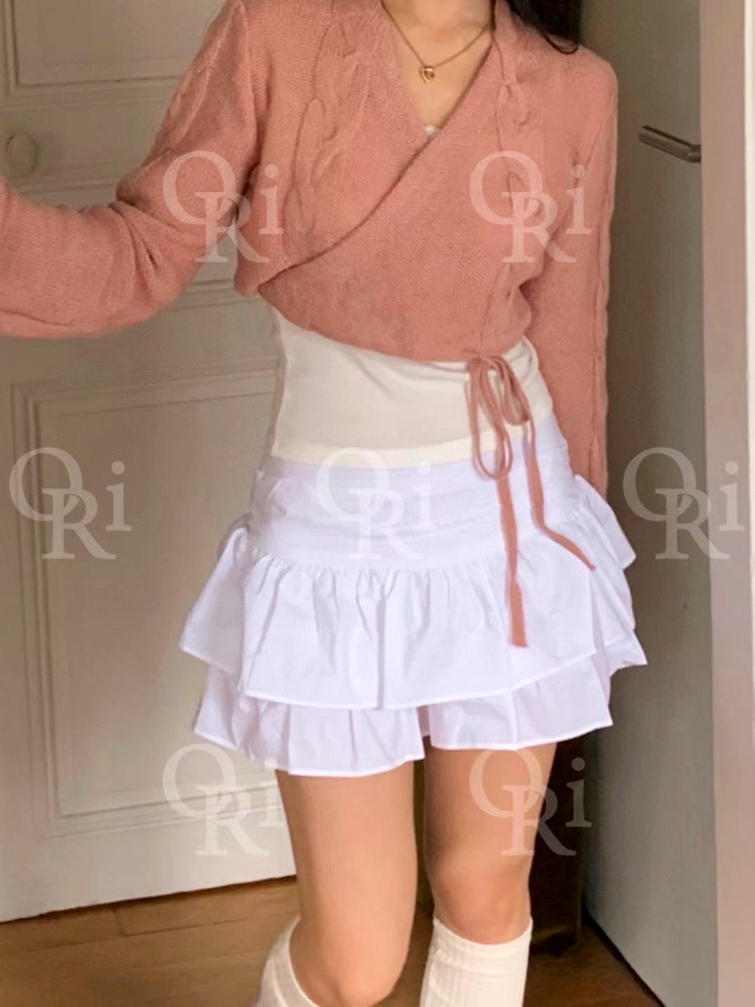 ๋ฌ์ฝคํ๊ณ ๊ท์ฌ์ด ๋ ์ด์ด๋ ์ค์ปคํธ, ๋ด๊ณผ ์ฌ๋ฆ์ ์ ํฉ SIZE: white S,M / beige M