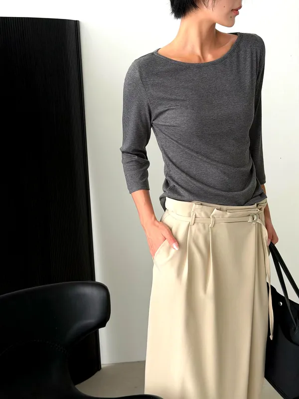 Stylish Women's Top in Minimalist Design, Comfortable and Breathable for Any Occasion