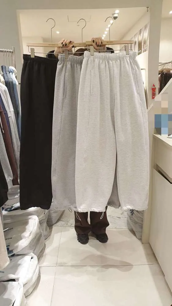 Fashionable Loose-Fit Sports Pants, Comfortable and Versatile
