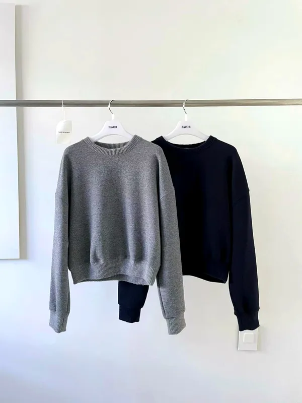 Minimalist Women's Top, Comfortable Versatile Sweatshirt