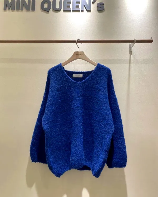 Mini Queen Blue Plush V-Neck Knit Sweater