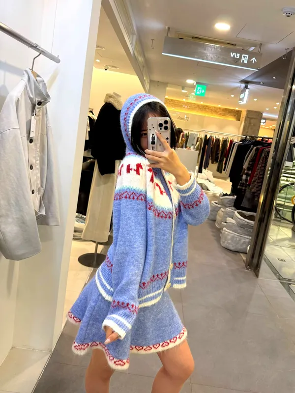 Warm and Comfortable Women's Outfit Set, Stylish Knitted Cardigan + Skirt