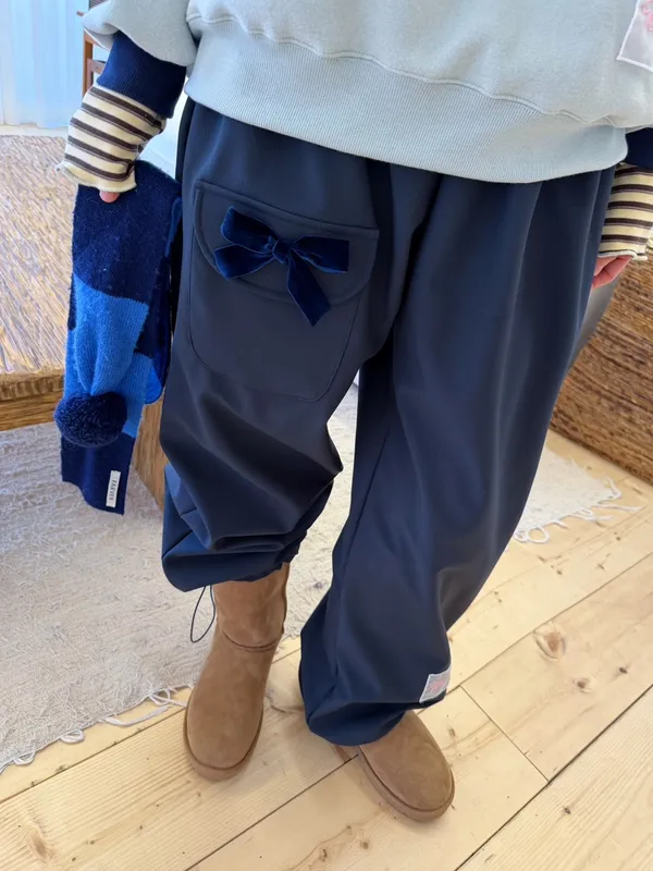 Fashionable Loose-Fitting Sports Pants with Elegant Ribbon Design