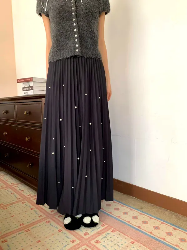 Elegant Pleated Midi Skirt with Fashionable Pearl Accents