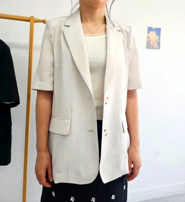 Stylish Women's Jacket, Lightweight and Breathable, Perfect for Spring and Summer New model launched