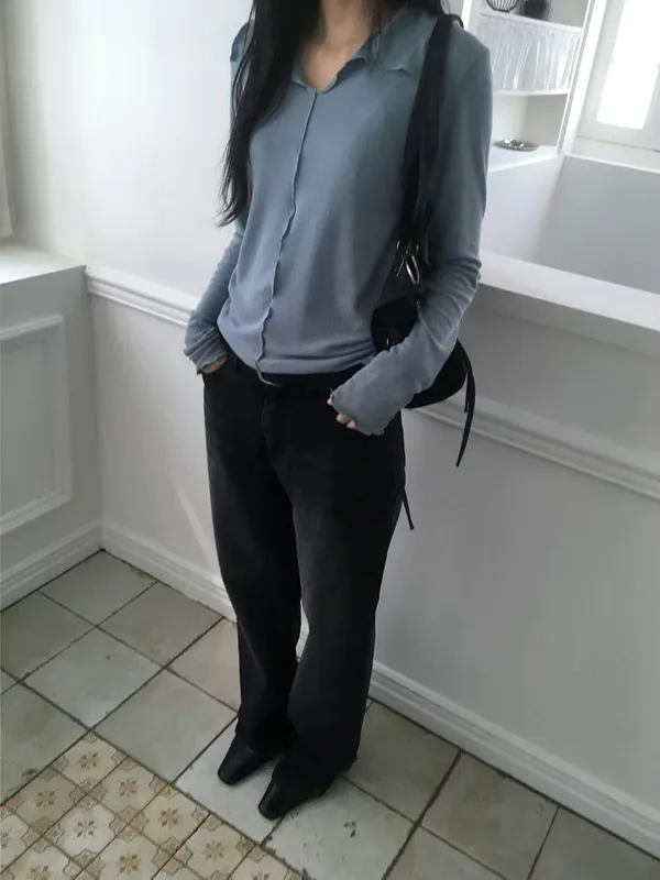 Stylish and Comfortable Knitted Sweater in Elegant Blue - Perfect Match!