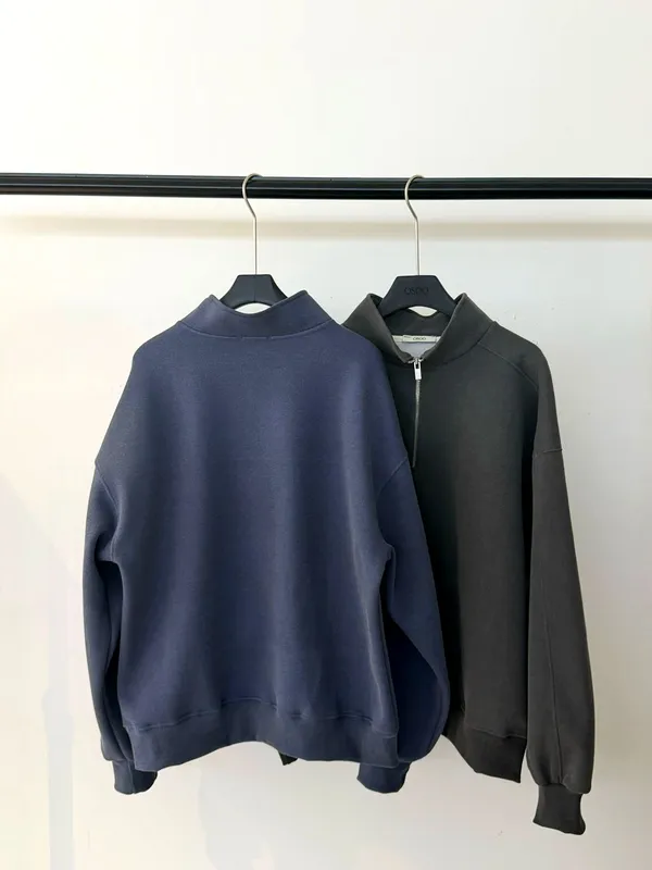 Stylish and Minimalist Women's Top - Comfortable Casual Hoodie