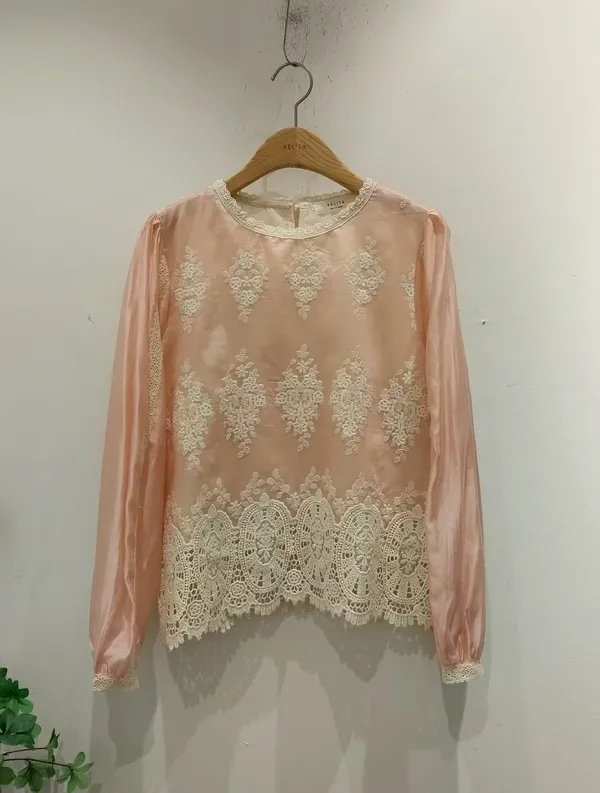 Elegant Lace Spliced Long Sleeve T-Shirt, Sweet Temperament
