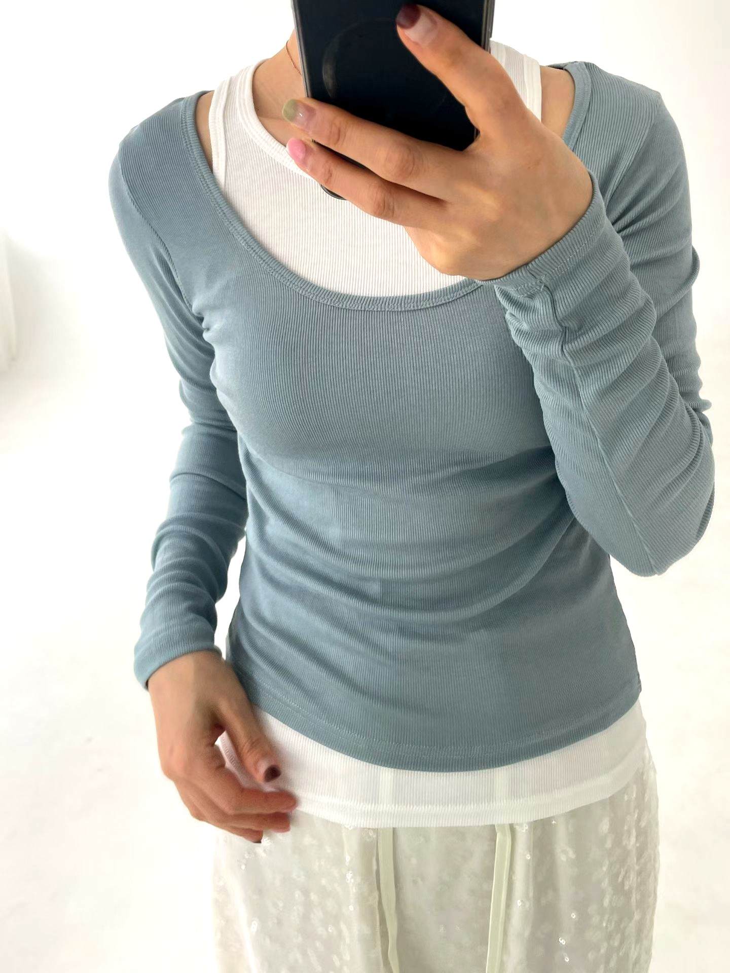 스타일리시하고 미니멀한 여성용 탑, 편안한 핏