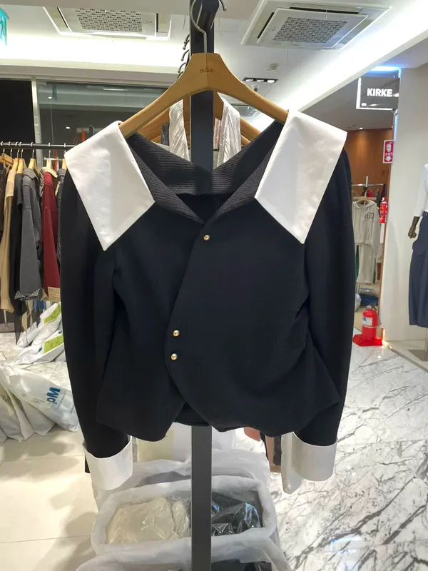 Stylish Women's Jacket with Classic Black and White Color Block Design