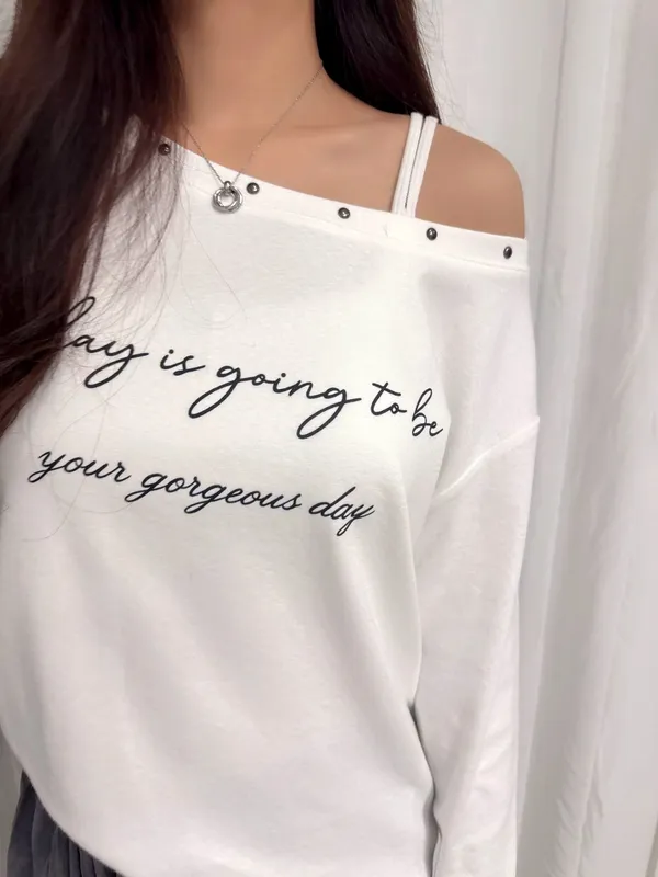 Fashionable Loose-Fit Women's Top with Letter Embroidery