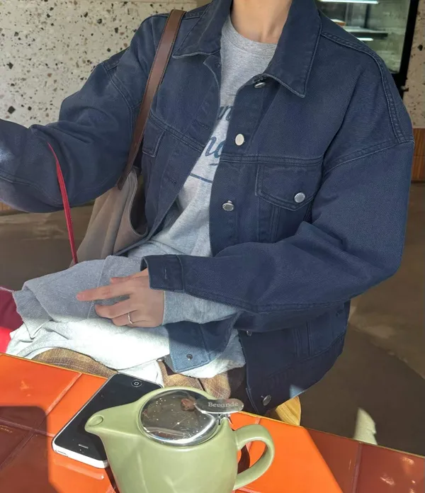 Stylish Denim Jacket, Comfortable and Versatile, A Must-Have for Spring and Autumn
