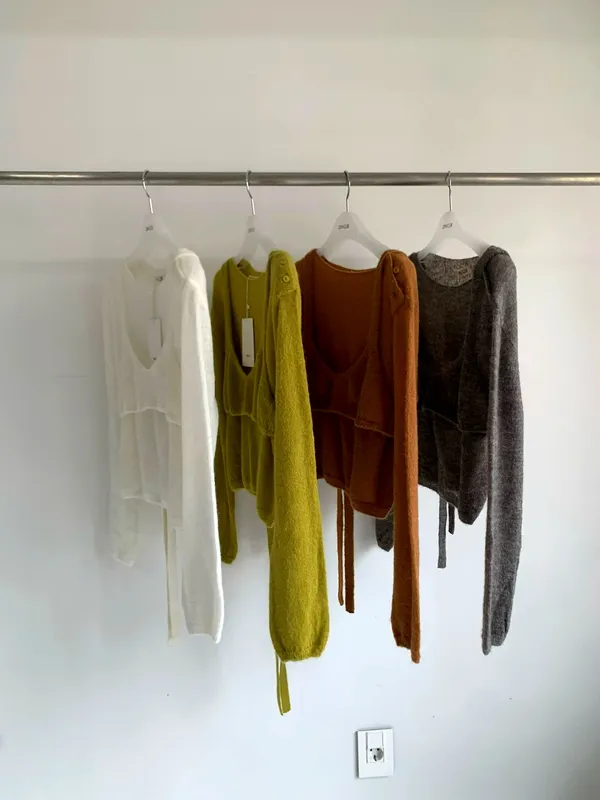 Fashionable and Comfortable Women's Top, Perfect for Spring and Autumn