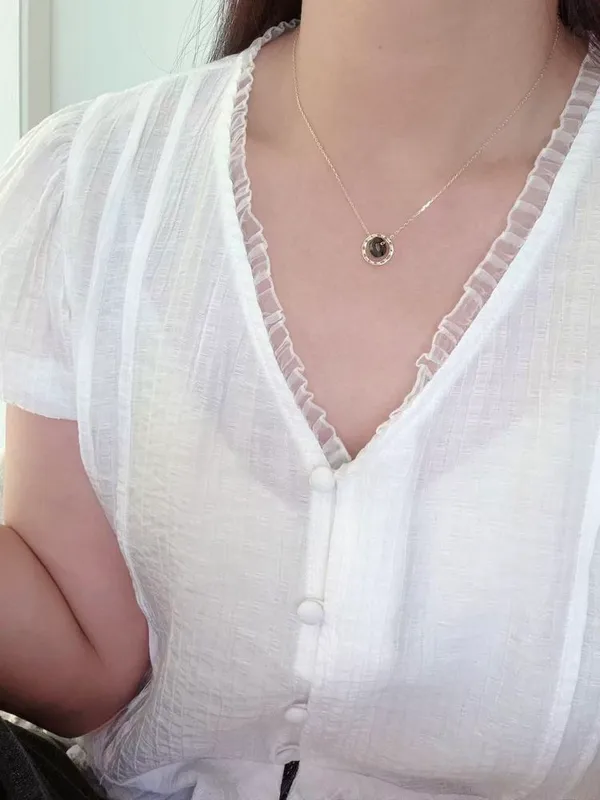 Minimalist Fashion Round Pendant Necklace