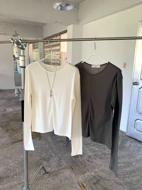 Minimalist Women's Long Sleeve T-Shirt, Comfortable and Versatile