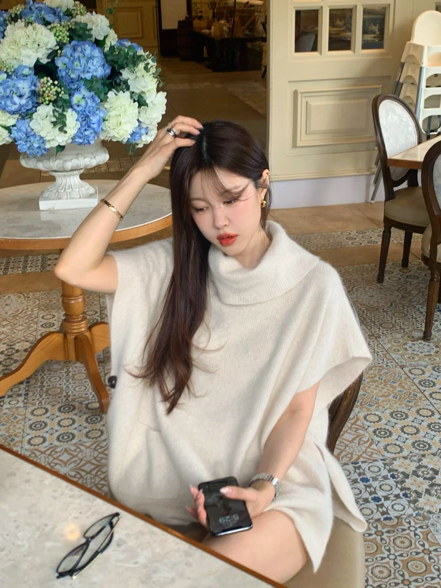 우아하고 간결한 하이넥 니트 상의, 따뜻하고 편안함