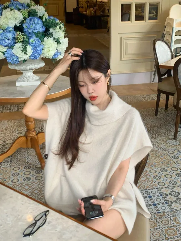 Elegant and Simple High Neck Knitted Top, Warm and Comfortable