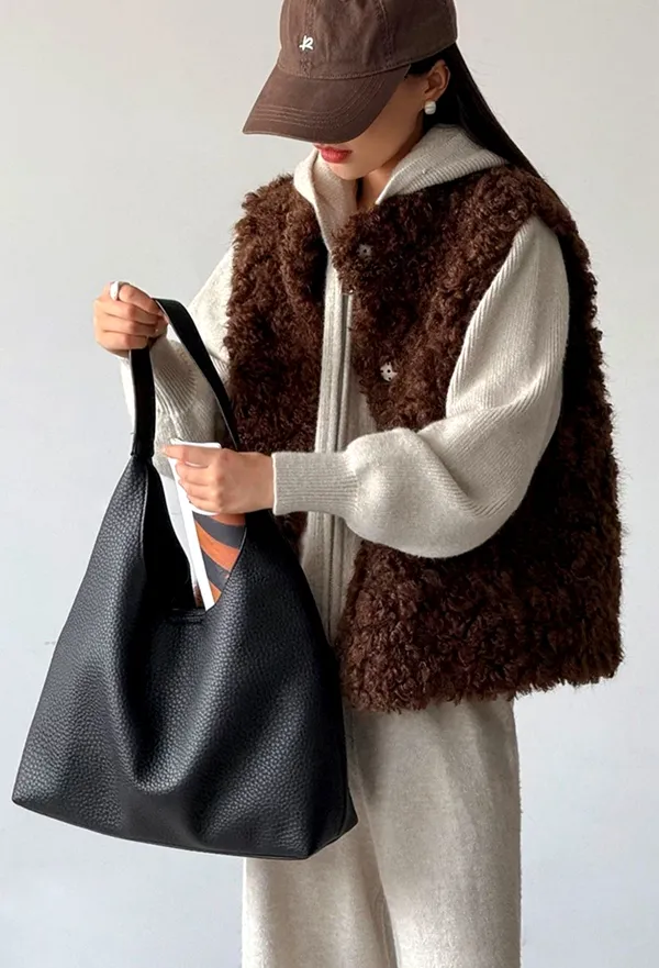 Stylish Women's Outer Vest, Warm and Comfortable, Perfect Match