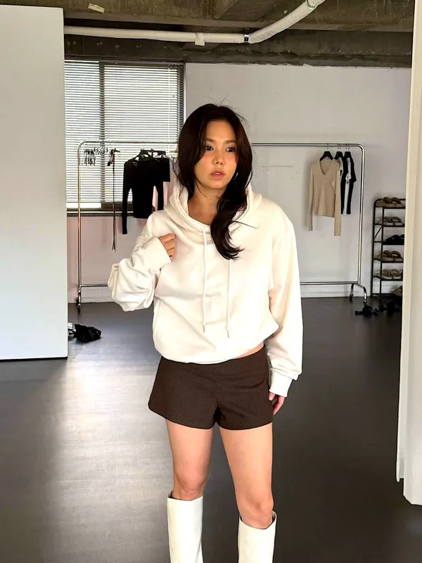 Minimalist Comfortable Women's Hoodie, Fashionable Casual Style