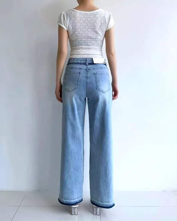 Stylish Loose-Fit Jeans, Effortlessly Pair with Any Top