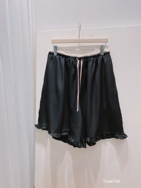 Stylish Black Shorts: Lightweight and Comfortable for Perfect Summer Pairing