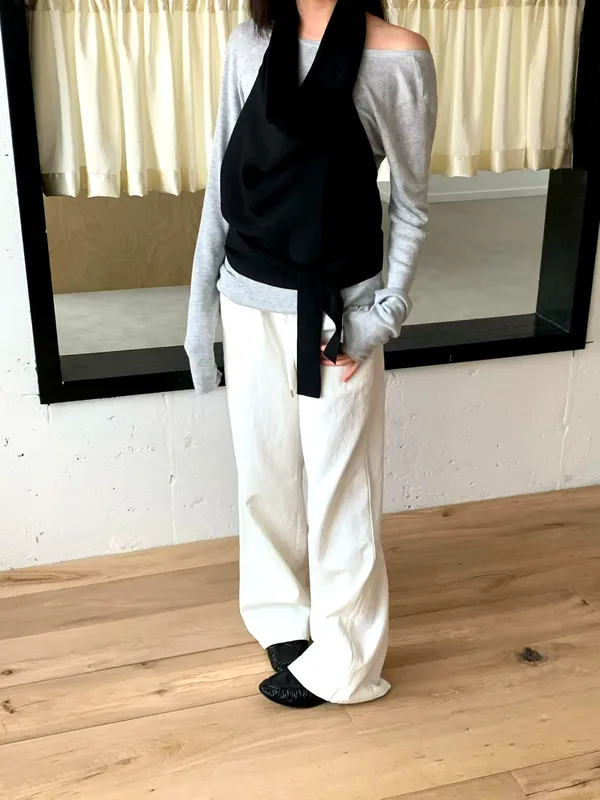 Fashionable casual loose pants, comfortable and versatile, suitable for everyday wear.