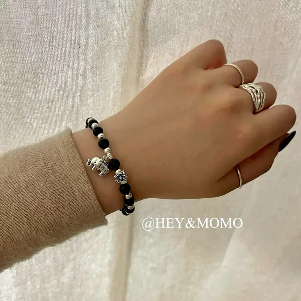 Stylish Black Beaded Bracelet - An Elegant Accessory Bracelet