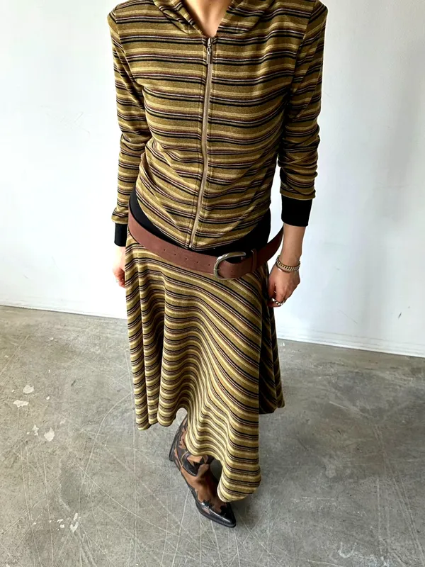 Stylish Striped Women's Midi Skirt - Perfect for Casual Chic