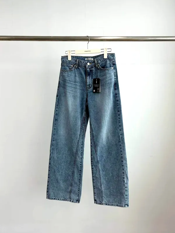 Seluar Jeans Longgar Bergaya, Selesa dan Serbaguna untuk Gaya Peribadi