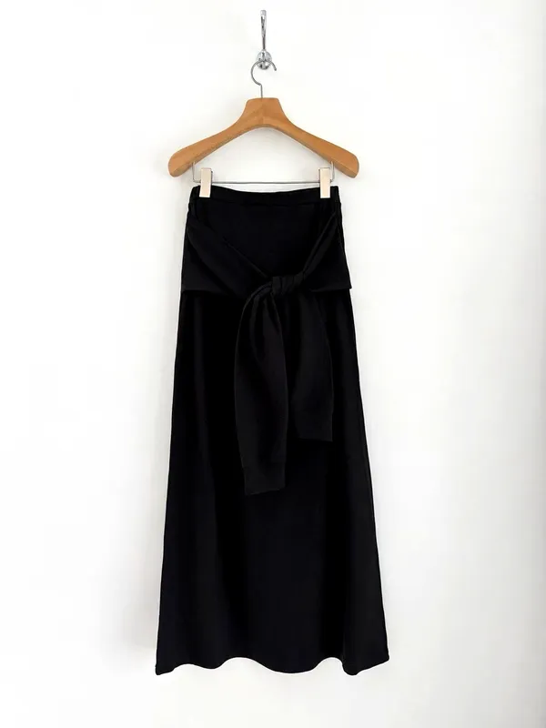 Elegant Black Lace-Up Maxi Dress – Showcase Your Charming Aura