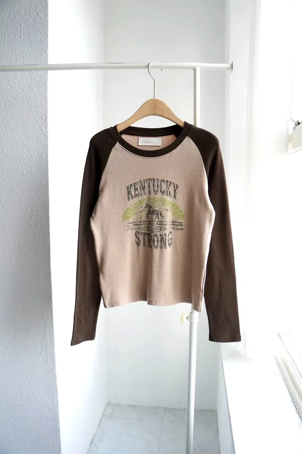 Kentucky Strong 字母印花長袖上衣