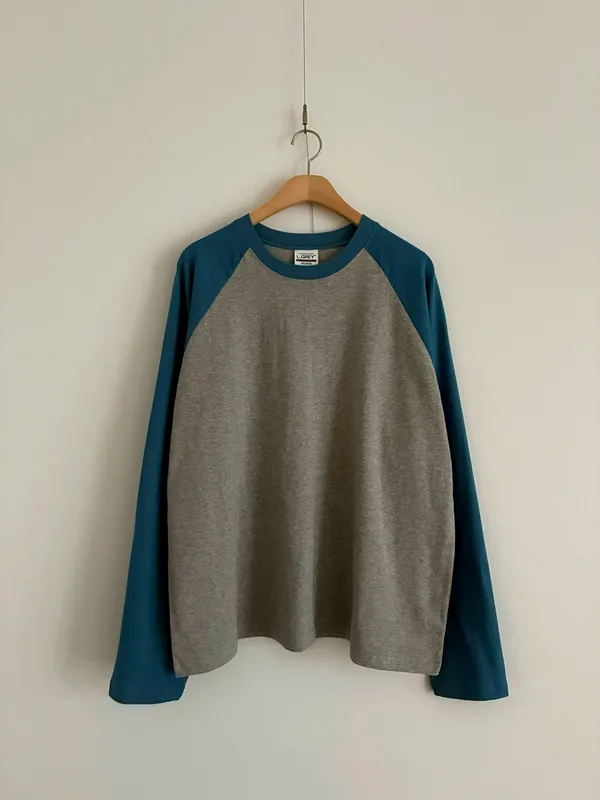 Stylish Casual Men's Top with Comfortable Gray-Blue Color Block Design