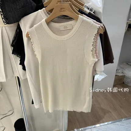 Stylish Slim-Fit Sleeveless Knit Top, Fresh and Versatile