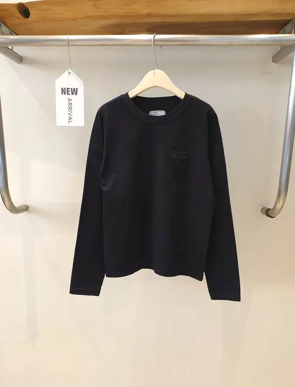 Stylish and Minimalist Women's Sweater - Comfortable and Versatile