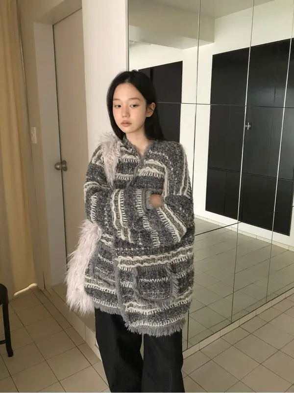 Fashionable Plush Cardigan - Warm, Comfortable, and Essential for Any Outfit