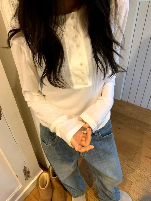 Minimalist Versatile Women's T-Shirt, Comfortable and Breathable Long Sleeve