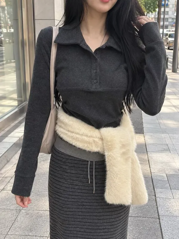 Stylish and Minimalist Long Sleeve T-Shirt for Women, Comfortable and Versatile