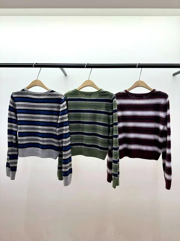 Stylish Striped Women's Top - Comfortable and Versatile