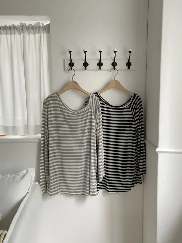 クラシックストライプ長袖Tシャツ - 快適で万能