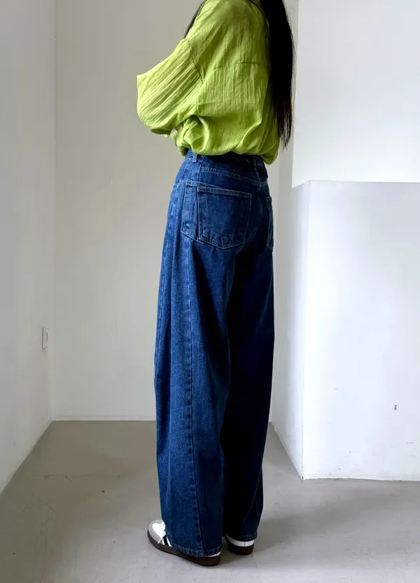 Stylish Loose Women's Denim Pants for a Comfortable Casual Look 910