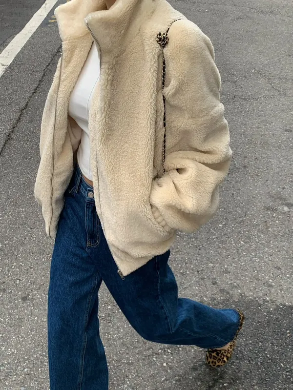 스타일리시하고 따뜻한 플러시 재킷, 완벽한 다용도