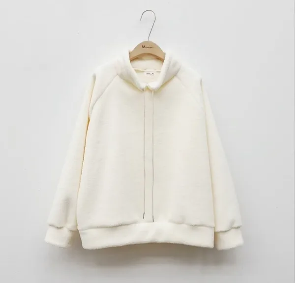 Cozy and Warm White Hooded Sweatshirt - Stylish Casual Look